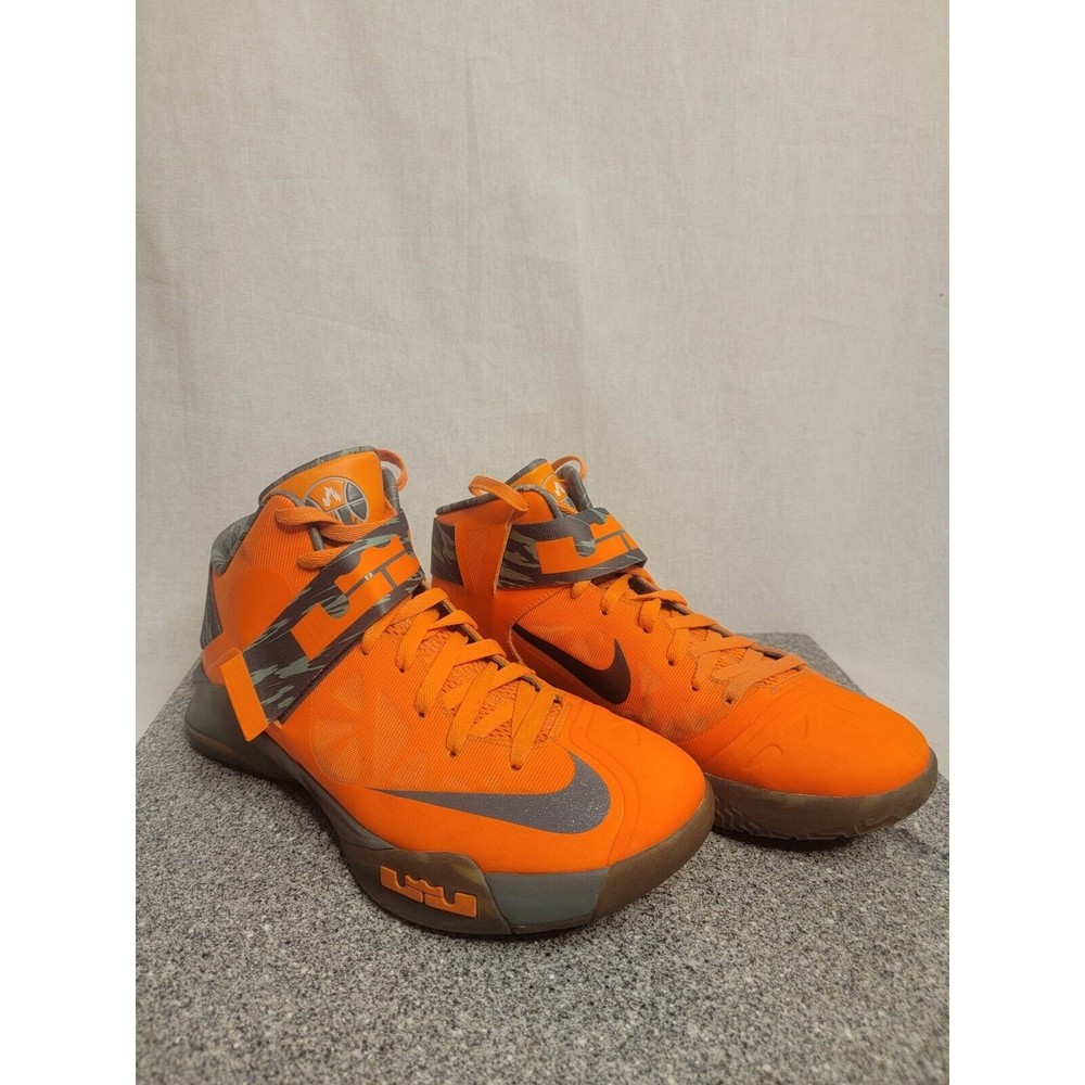Retired Nike Men Zoom Soldier VI. Lebron James Shoes Sz 9.5